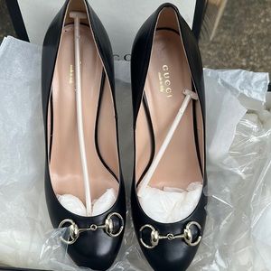 Worn once Gucci heels!